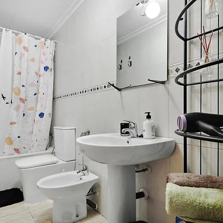 Luminous T2 A La Playa Bydivas! Pool, & Parking טורבייחה